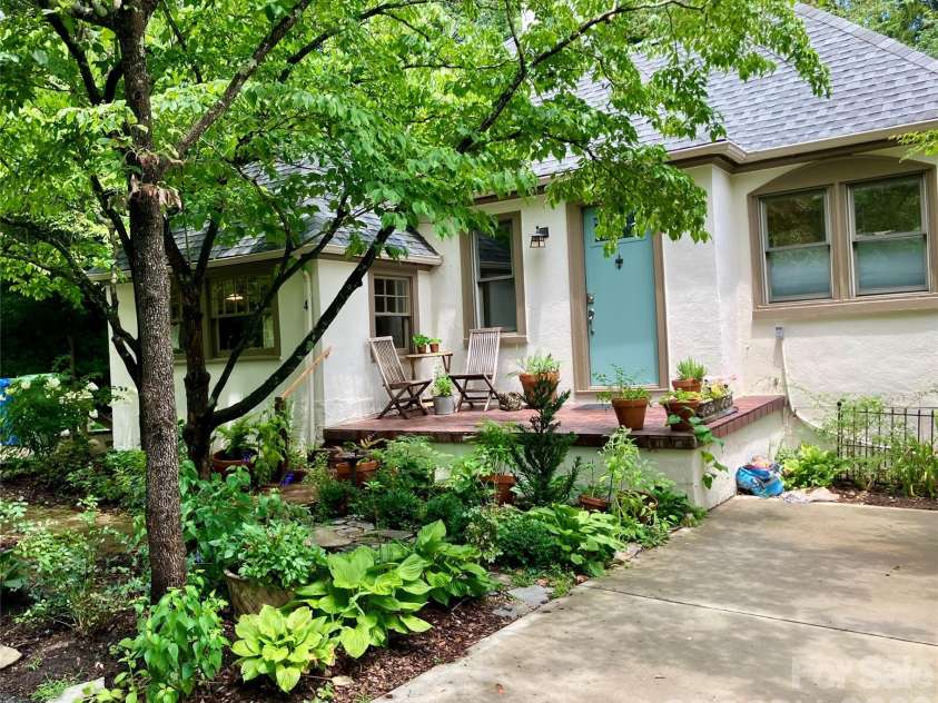 4 Duke Street, Asheville, NC 28803.  MLS# CAR4345320, YatesRealty ID 24175. 