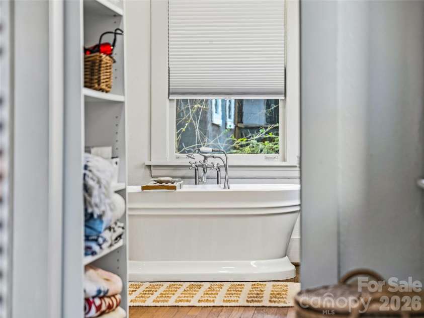 4 Duke Street, Asheville, NC 28803.  MLS# CAR4345320, YatesRealty ID 24175. Primary Bath