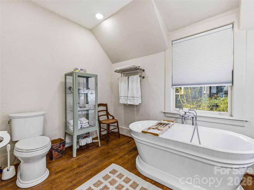 4 Duke Street, Asheville, NC 28803.  MLS# CAR4345320, YatesRealty ID 24175. Primary Bath