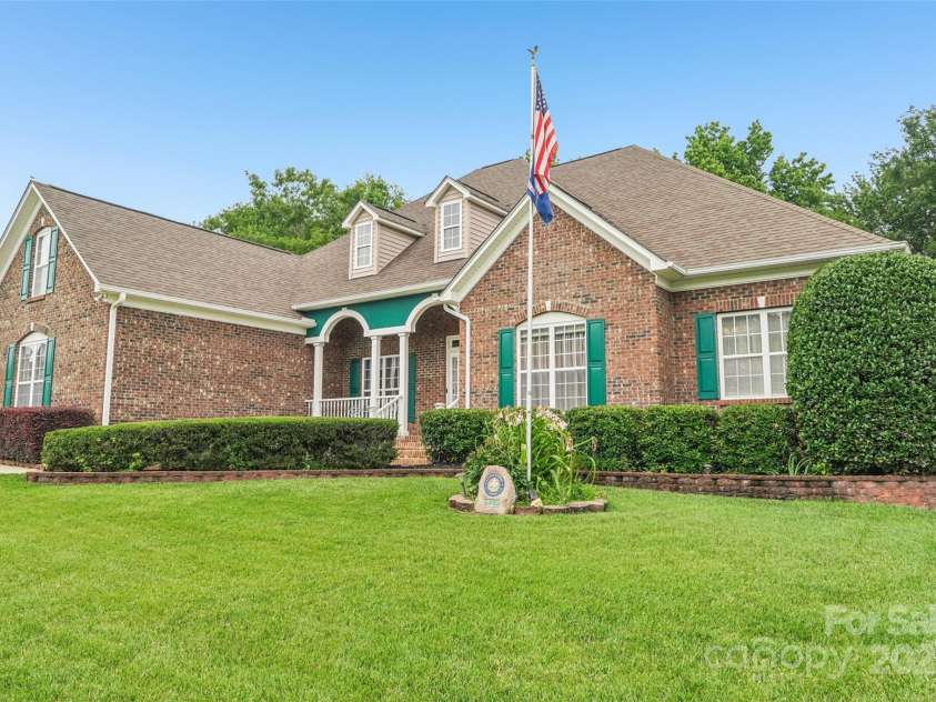 1575 Williamsburg Drive, Rock Hill, SC 29732.  MLS# CAR4267973, YatesRealty ID 24176. 