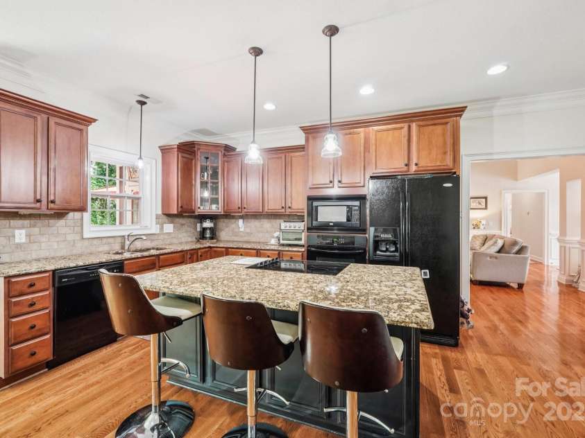 1575 Williamsburg Drive, Rock Hill, SC 29732.  MLS# CAR4267973, YatesRealty ID 24176. 