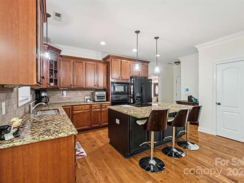 1575 Williamsburg Drive, Rock Hill, SC 29732.  MLS# CAR4267973, YatesRealty ID 24176. 