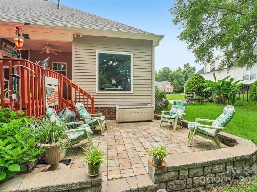 1575 Williamsburg Drive, Rock Hill, SC 29732.  MLS# CAR4267973, YatesRealty ID 24176. 