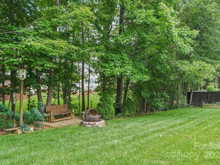 1575 Williamsburg Drive, Rock Hill, SC 29732.  MLS# CAR4267973, YatesRealty ID 24176. 