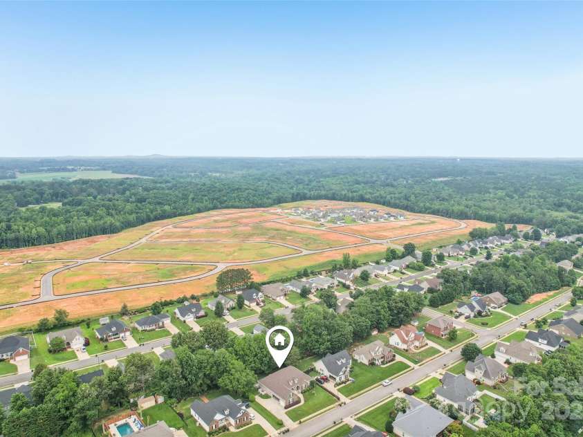 1575 Williamsburg Drive, Rock Hill, SC 29732.  MLS# CAR4267973, YatesRealty ID 24176. 