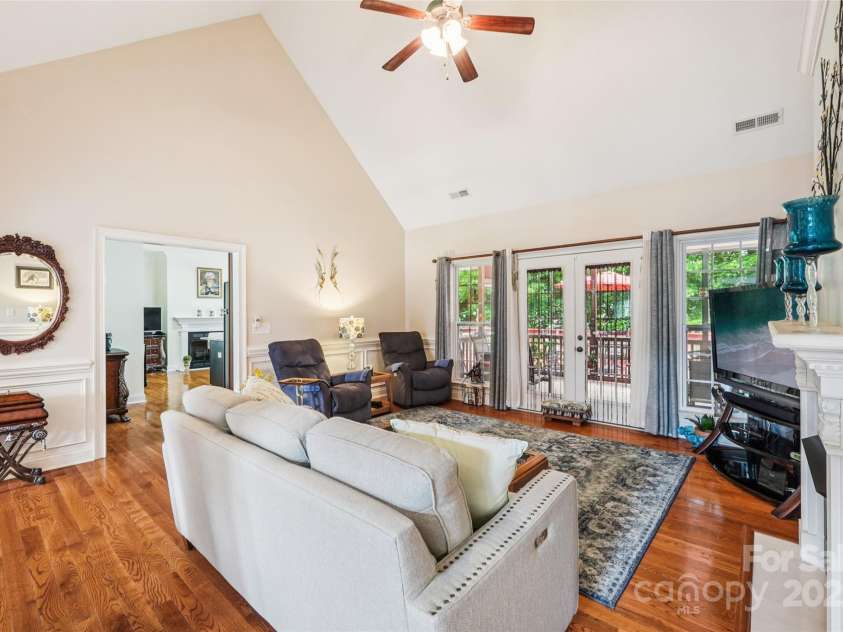 1575 Williamsburg Drive, Rock Hill, SC 29732.  MLS# CAR4267973, YatesRealty ID 24176. 