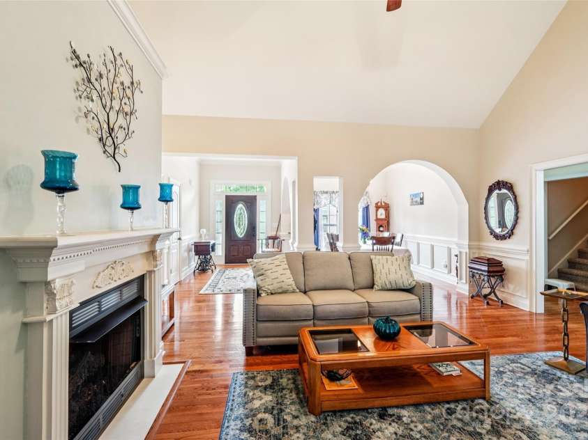 1575 Williamsburg Drive, Rock Hill, SC 29732.  MLS# CAR4267973, YatesRealty ID 24176. 
