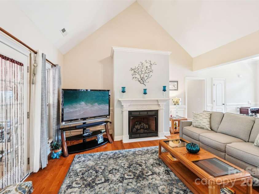 1575 Williamsburg Drive, Rock Hill, SC 29732.  MLS# CAR4267973, YatesRealty ID 24176. 