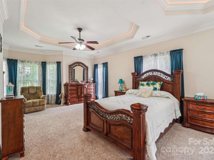 1575 Williamsburg Drive, Rock Hill, SC 29732.  MLS# CAR4267973, YatesRealty ID 24176. Primary Suite