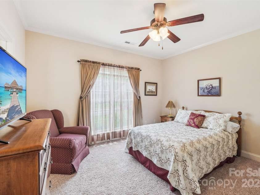 1575 Williamsburg Drive, Rock Hill, SC 29732.  MLS# CAR4267973, YatesRealty ID 24176. Smaller Suite