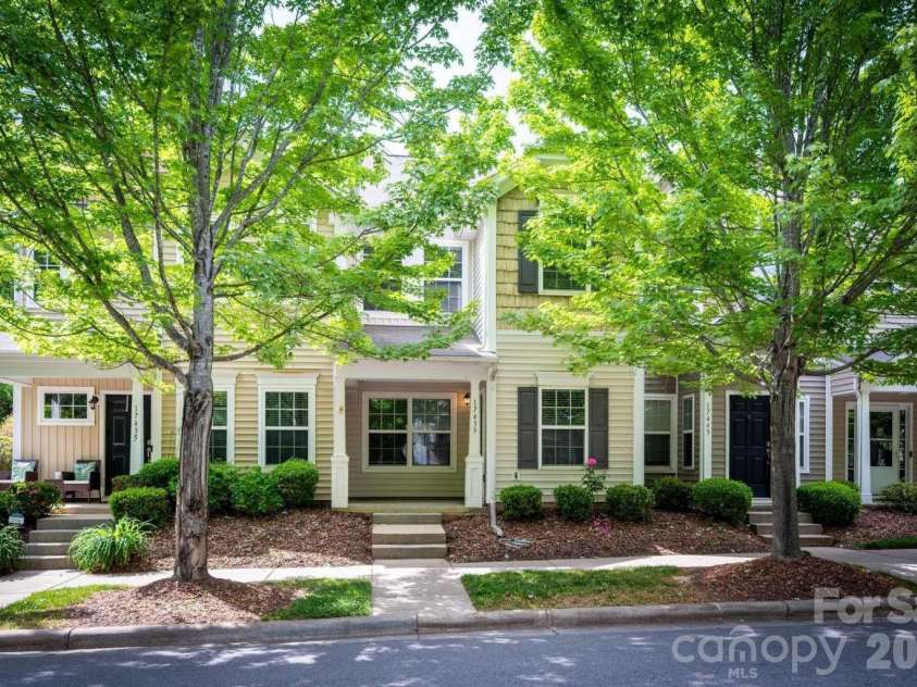 17439 Caldwell Track Drive, Cornelius, NC 28031.  MLS# CAR4377822, YatesRealty ID 24176. 