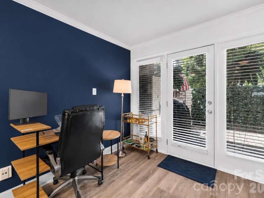 244 Cedar Street, Charlotte, NC 28202.  MLS# CAR4382473, YatesRealty ID 24177. 