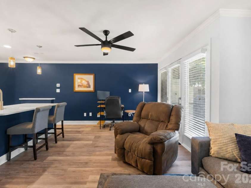 244 Cedar Street, Charlotte, NC 28202.  MLS# CAR4382473, YatesRealty ID 24177. 