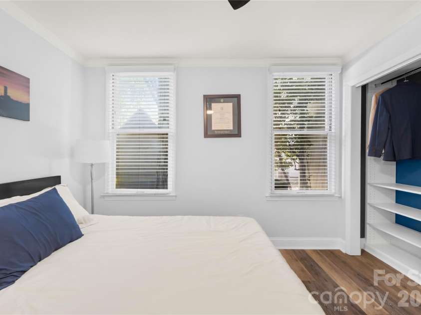 244 Cedar Street, Charlotte, NC 28202.  MLS# CAR4382473, YatesRealty ID 24177. 