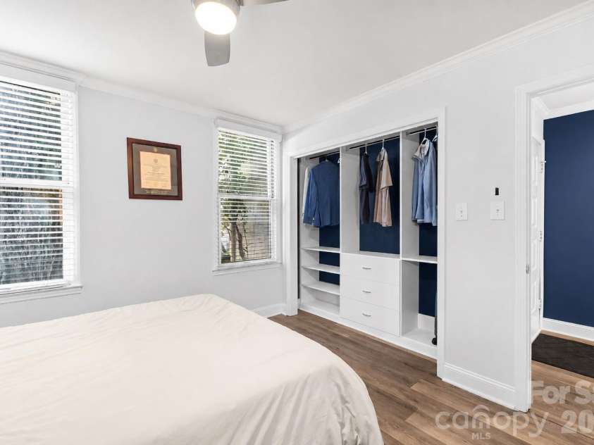 244 Cedar Street, Charlotte, NC 28202.  MLS# CAR4382473, YatesRealty ID 24177. 