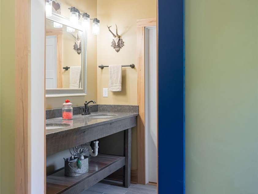 43 Upper Herron Cove Road, Weaverville, NC 28787.  MLS# CAR4269442, YatesRealty ID 24178. 