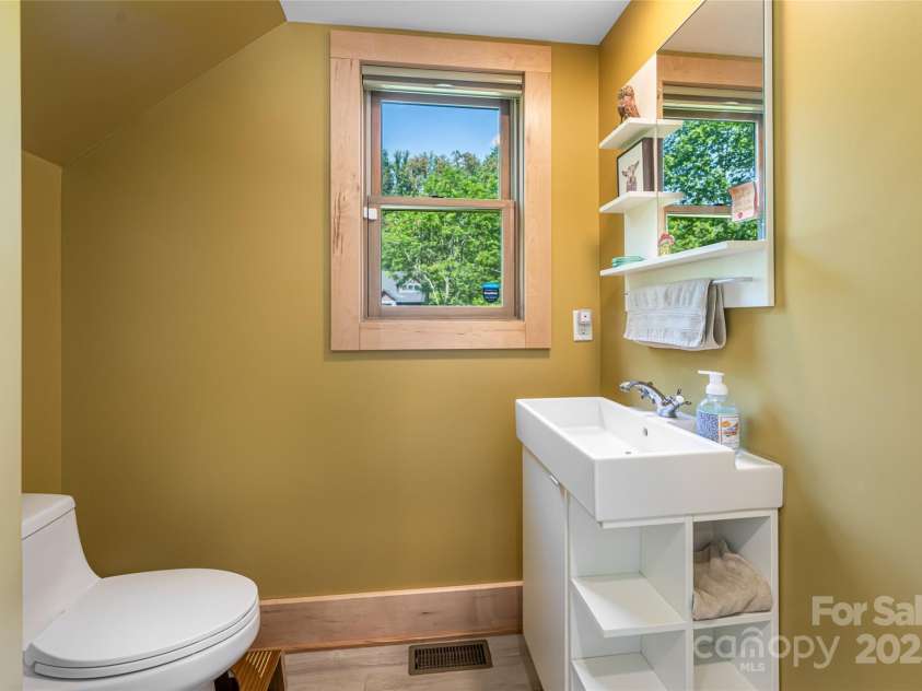 43 Upper Herron Cove Road, Weaverville, NC 28787.  MLS# CAR4269442, YatesRealty ID 24178. 