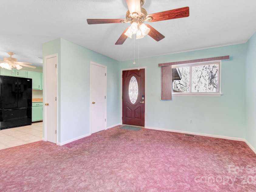 125 Freedom Road, Hendersonville, NC 28792.  MLS# CAR4329667, YatesRealty ID 2418. 