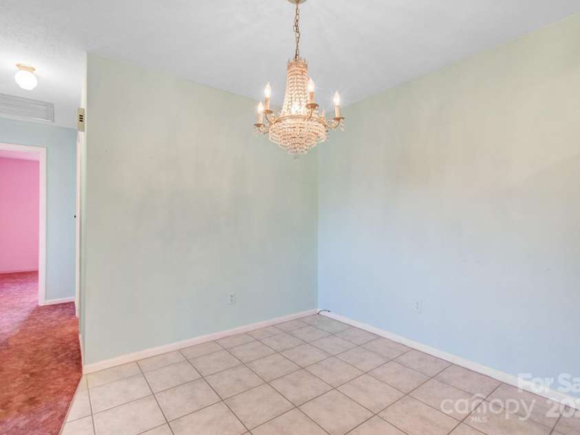 125 Freedom Road, Hendersonville, NC 28792.  MLS# CAR4329667, YatesRealty ID 2418. 