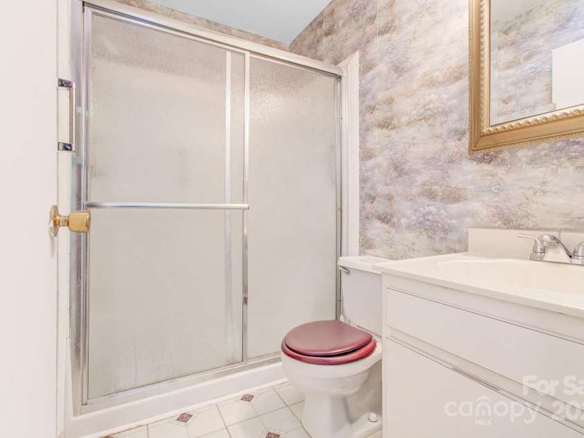 125 Freedom Road, Hendersonville, NC 28792.  MLS# CAR4329667, YatesRealty ID 2418. 