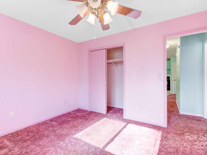 125 Freedom Road, Hendersonville, NC 28792.  MLS# CAR4329667, YatesRealty ID 2418. 