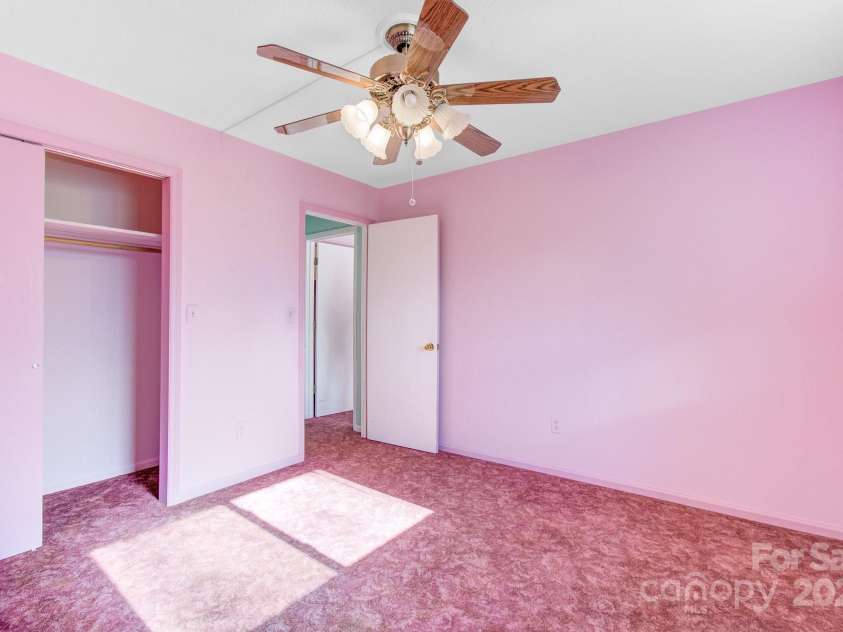 125 Freedom Road, Hendersonville, NC 28792.  MLS# CAR4329667, YatesRealty ID 2418. 