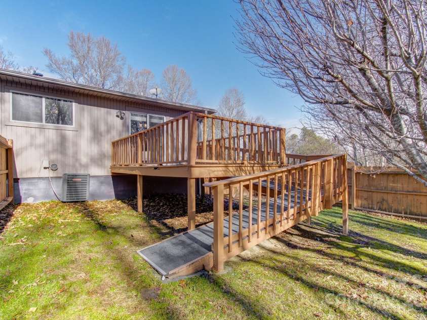 125 Freedom Road, Hendersonville, NC 28792.  MLS# CAR4329667, YatesRealty ID 2418. 