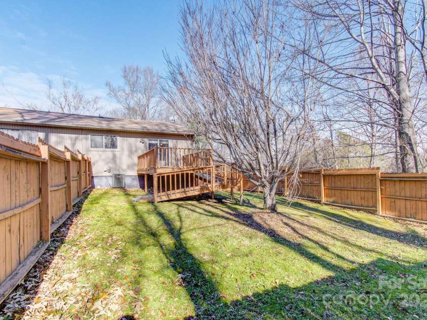 125 Freedom Road, Hendersonville, NC 28792.  MLS# CAR4329667, YatesRealty ID 2418. 