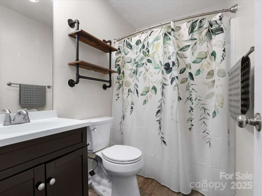 730 Cove Road, Gastonia, NC 28052.  MLS# CAR4260480, YatesRealty ID 24180. 