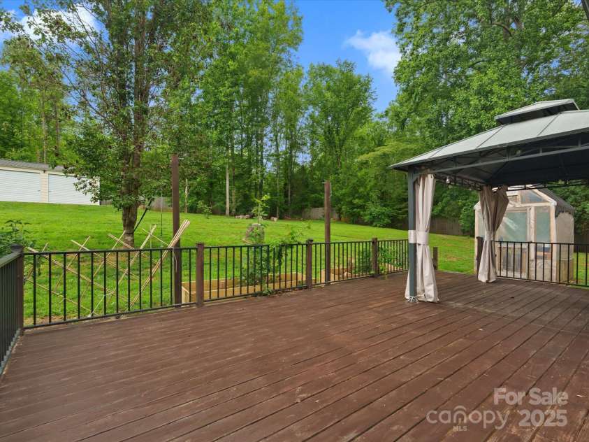 730 Cove Road, Gastonia, NC 28052.  MLS# CAR4260480, YatesRealty ID 24180. 