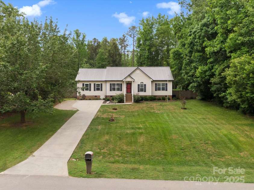 730 Cove Road, Gastonia, NC 28052.  MLS# CAR4260480, YatesRealty ID 24180. 