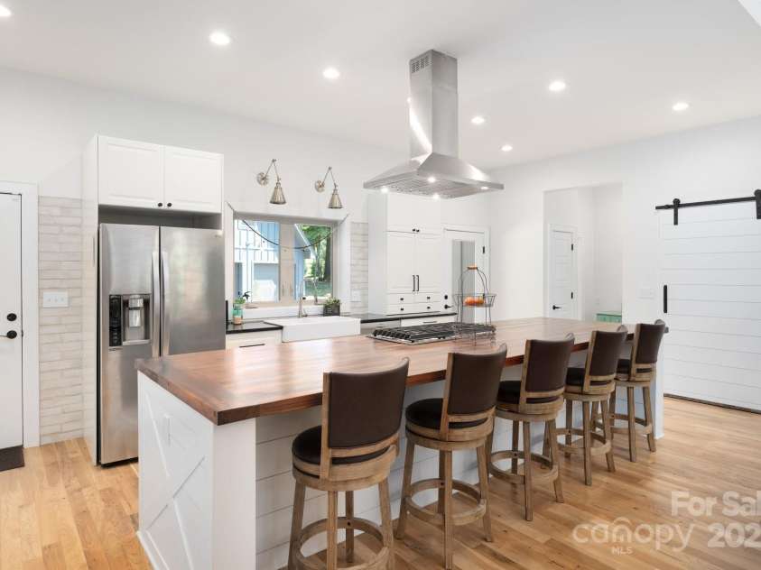 628 Brush Creek Road, Fairview, NC 28730.  MLS# CAR4256769, YatesRealty ID 24181. Elegant kitchen perfect for entertaining