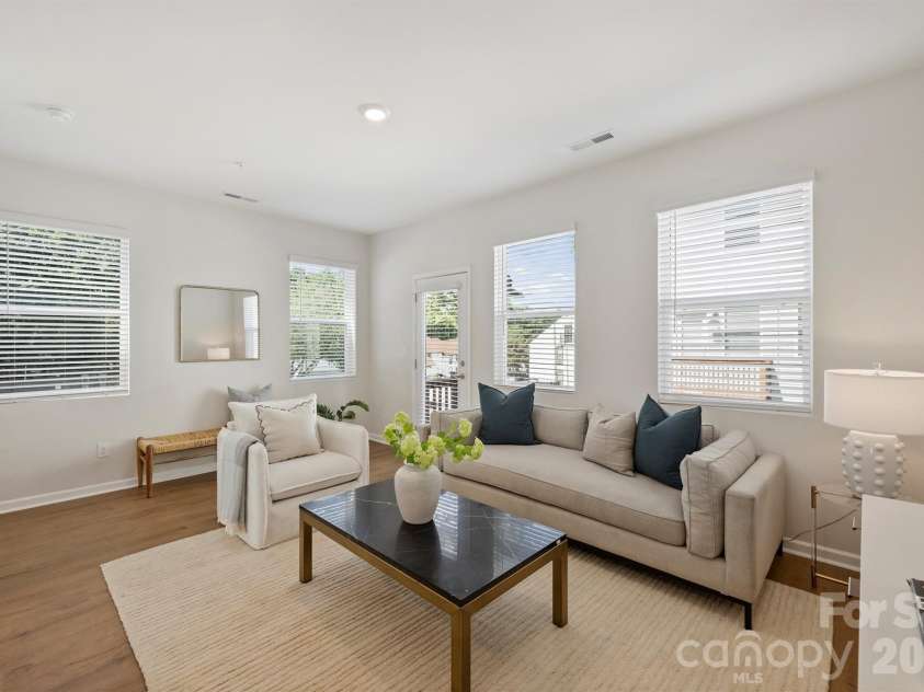 2409 Via del Conte Alley, Charlotte, NC 28205.  MLS# CAR4375409, YatesRealty ID 24182. 