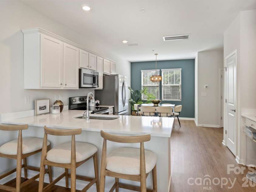2409 Via del Conte Alley, Charlotte, NC 28205.  MLS# CAR4375409, YatesRealty ID 24182. 