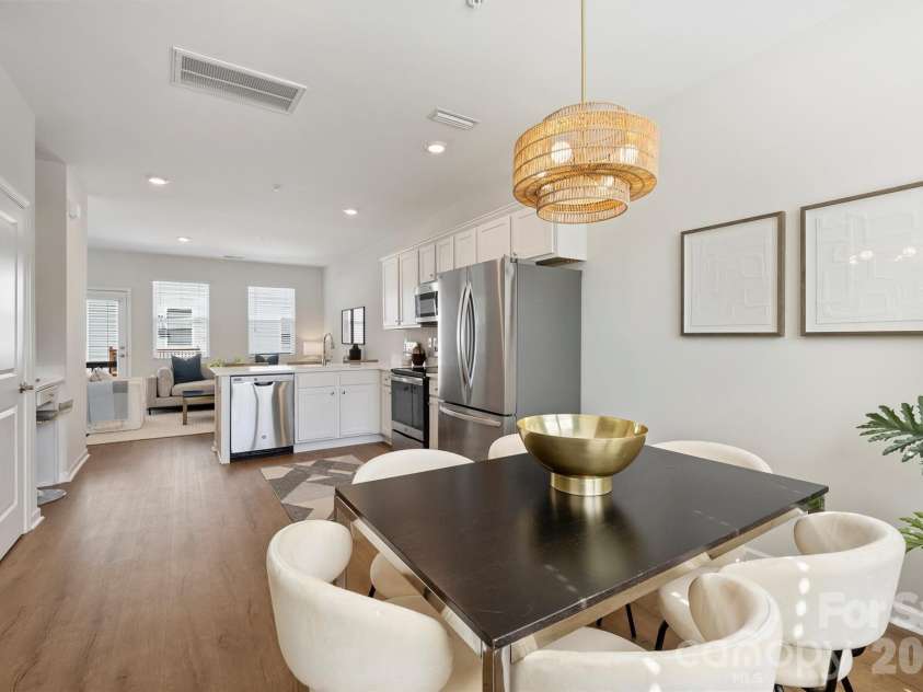 2409 Via del Conte Alley, Charlotte, NC 28205.  MLS# CAR4375409, YatesRealty ID 24182. 