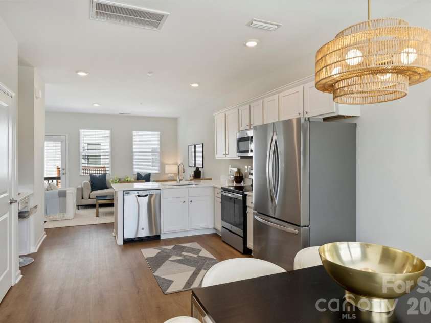 2409 Via del Conte Alley, Charlotte, NC 28205.  MLS# CAR4375409, YatesRealty ID 24182. 