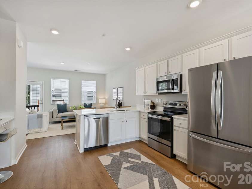 2409 Via del Conte Alley, Charlotte, NC 28205.  MLS# CAR4375409, YatesRealty ID 24182. 
