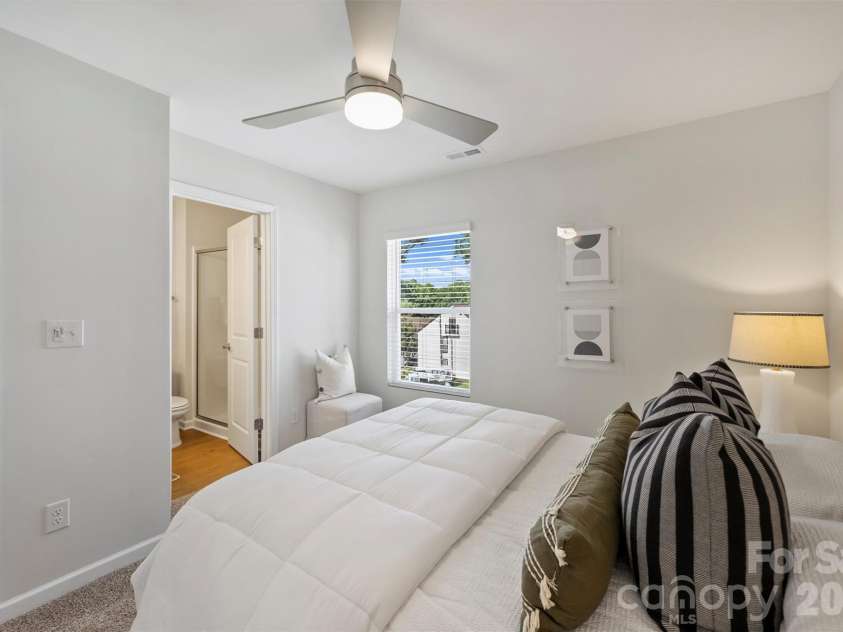 2409 Via del Conte Alley, Charlotte, NC 28205.  MLS# CAR4375409, YatesRealty ID 24182. 