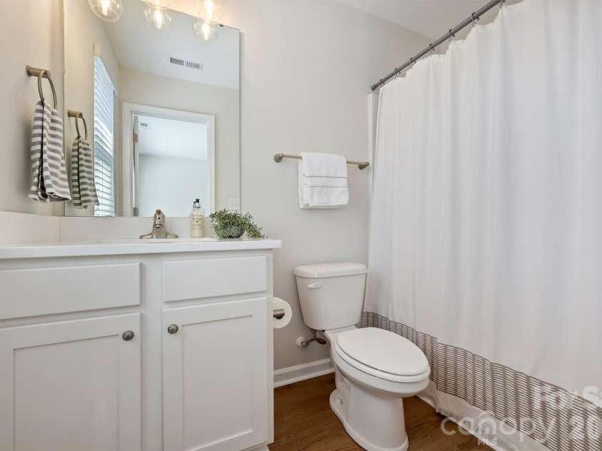 2409 Via del Conte Alley, Charlotte, NC 28205.  MLS# CAR4375409, YatesRealty ID 24182. 