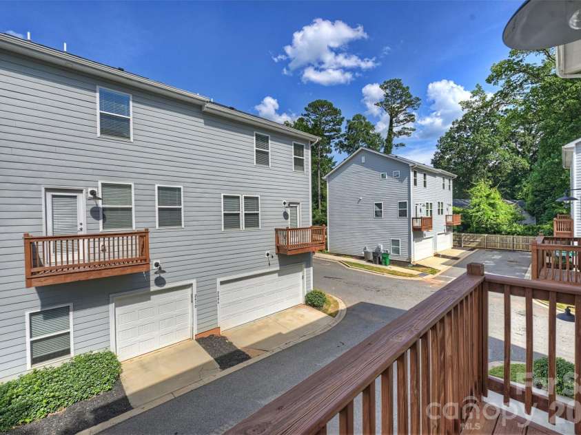 2409 Via del Conte Alley, Charlotte, NC 28205.  MLS# CAR4375409, YatesRealty ID 24182. 