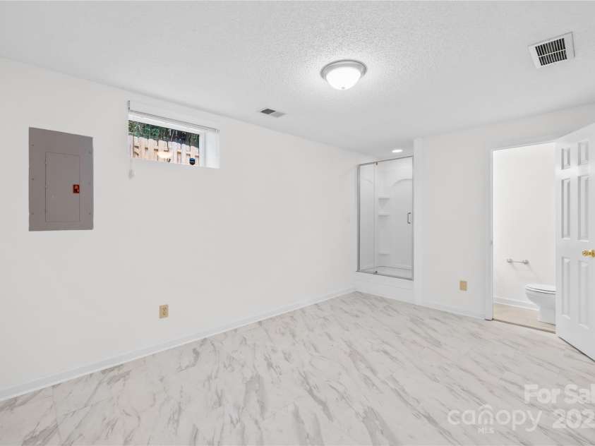 9639 Green Gable Court, Charlotte, NC 28270.  MLS# CAR4272704, YatesRealty ID 24182. Bonus/fitness/4th bedroomHalf bath/shower