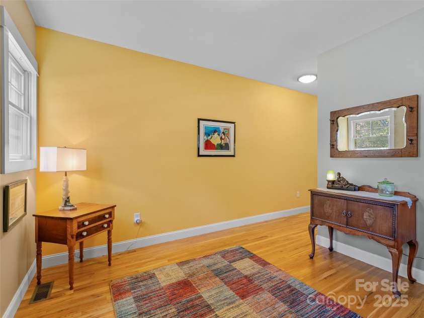 200 Skyloft Drive, Asheville, NC 28801.  MLS# CAR4246755, YatesRealty ID 24183. 