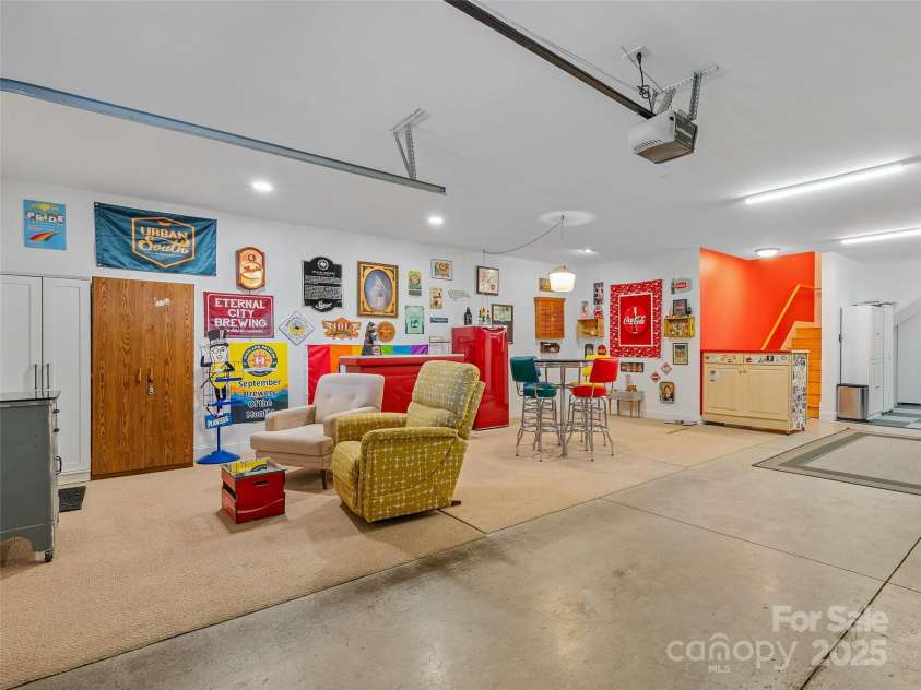 200 Skyloft Drive, Asheville, NC 28801.  MLS# CAR4246755, YatesRealty ID 24183. 