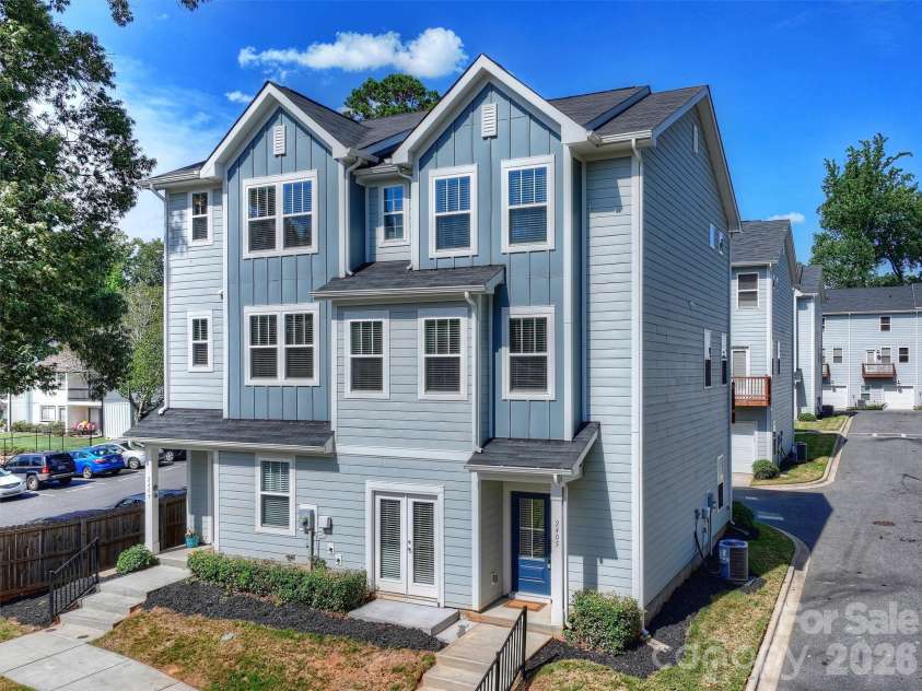 2405 Via del Conte Alley, Charlotte, NC 28205.  MLS# CAR4374977, YatesRealty ID 24183. 