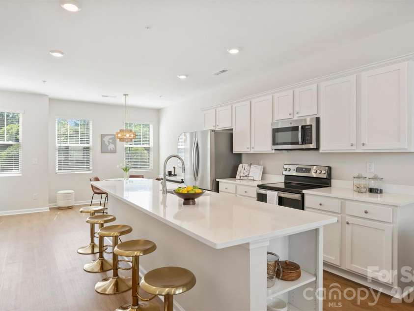 2405 Via del Conte Alley, Charlotte, NC 28205.  MLS# CAR4374977, YatesRealty ID 24183. 