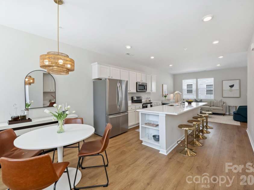 2405 Via del Conte Alley, Charlotte, NC 28205.  MLS# CAR4374977, YatesRealty ID 24183. 
