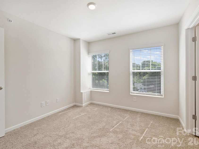 2405 Via del Conte Alley, Charlotte, NC 28205.  MLS# CAR4374977, YatesRealty ID 24183. 
