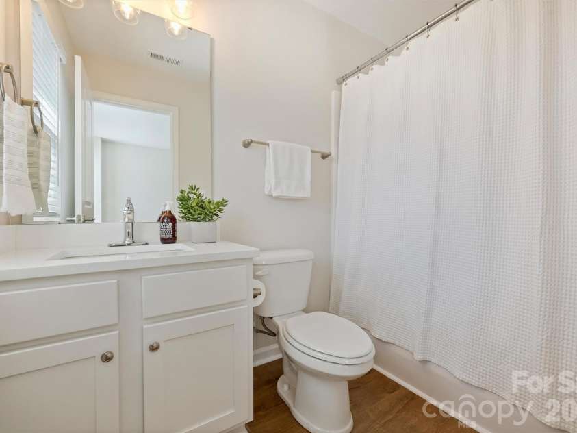 2405 Via del Conte Alley, Charlotte, NC 28205.  MLS# CAR4374977, YatesRealty ID 24183. 