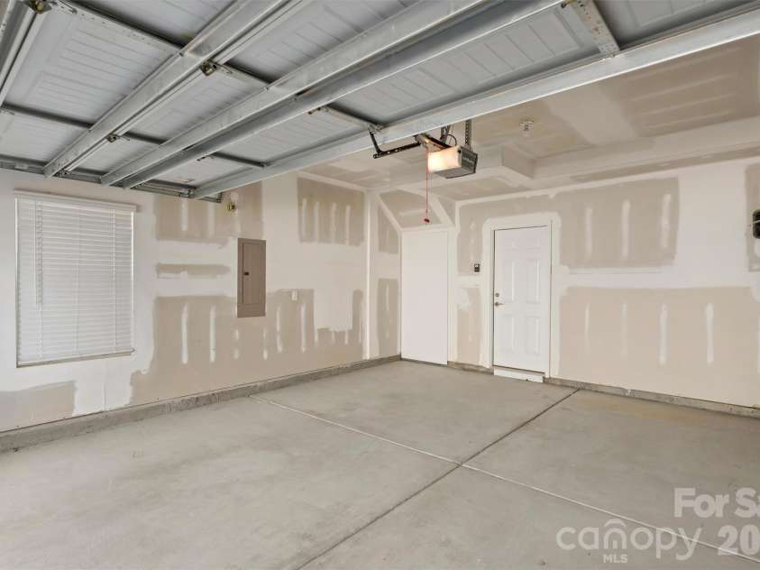 2405 Via del Conte Alley, Charlotte, NC 28205.  MLS# CAR4374977, YatesRealty ID 24183. 