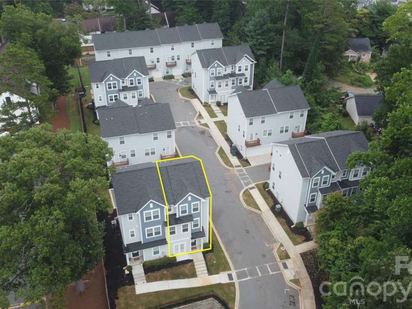 2405 Via del Conte Alley, Charlotte, NC 28205.  MLS# CAR4374977, YatesRealty ID 24183. 